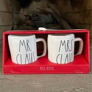 Brand new Rae Dunn Mr. & Mrs. Claus coffee mug set